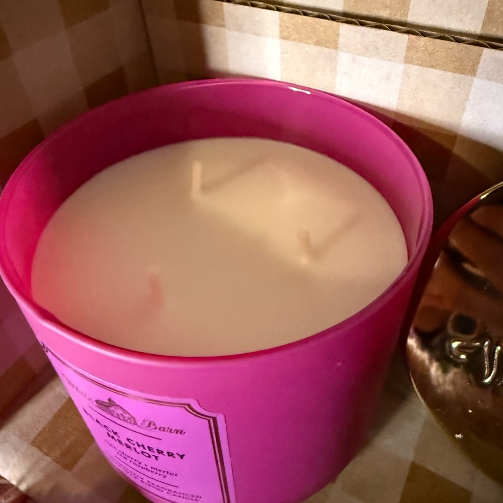 White Barn Black Cherry Merlot Candle - Vibrant Pink with Gold Lid - Picture 4 of 5